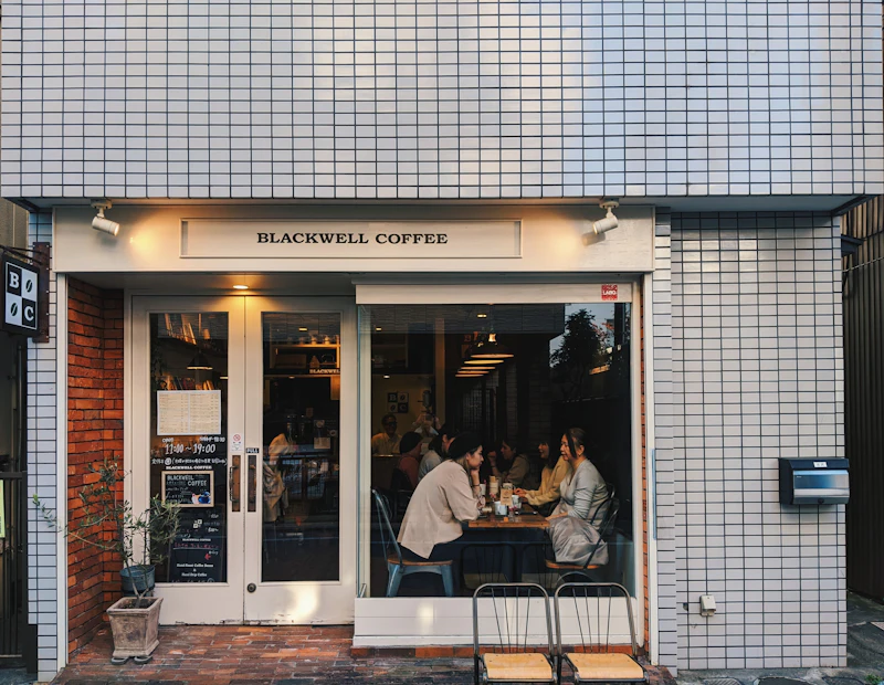 千代田区でカフェをサードプレイスにする——格式と専門性が並立する、東京の多面的な居場所